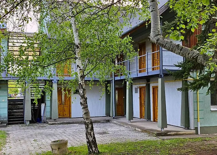 Hostel Yellow Bridge Vendeghaz *