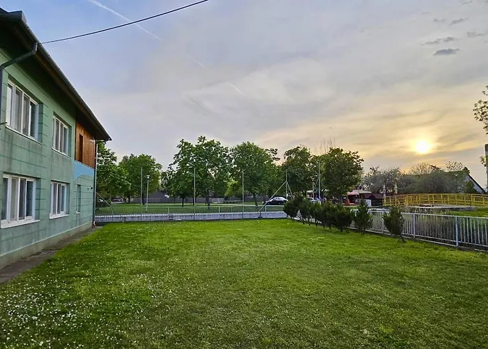 Yellow Bridge Vendeghaz *