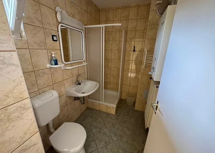 Yellow Bridge Hostel *