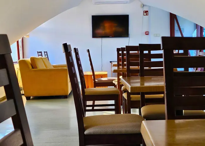 Yellow Bridge Hostel *